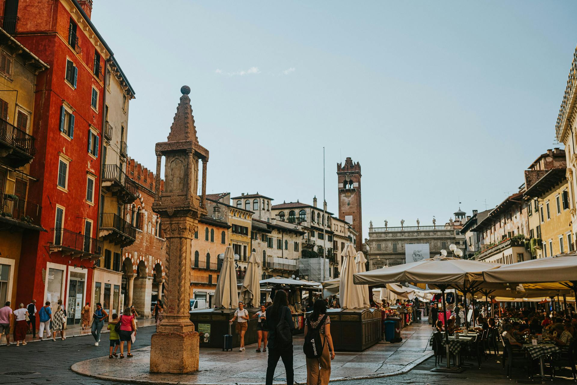 Discover the most authentic Verona with a walking tour Hotel Indigo